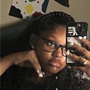 Meet your Posher, Kalyssa